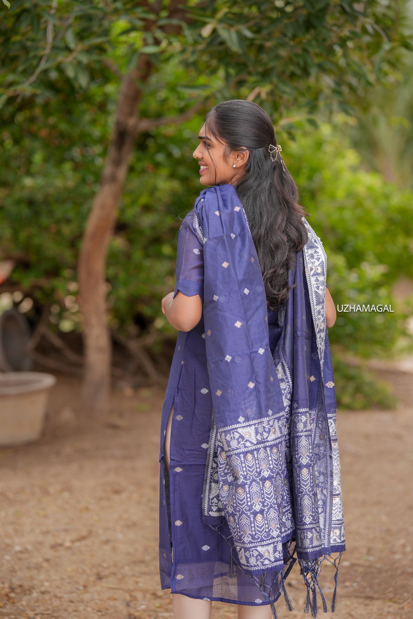 Neelavizhi Kurti Set