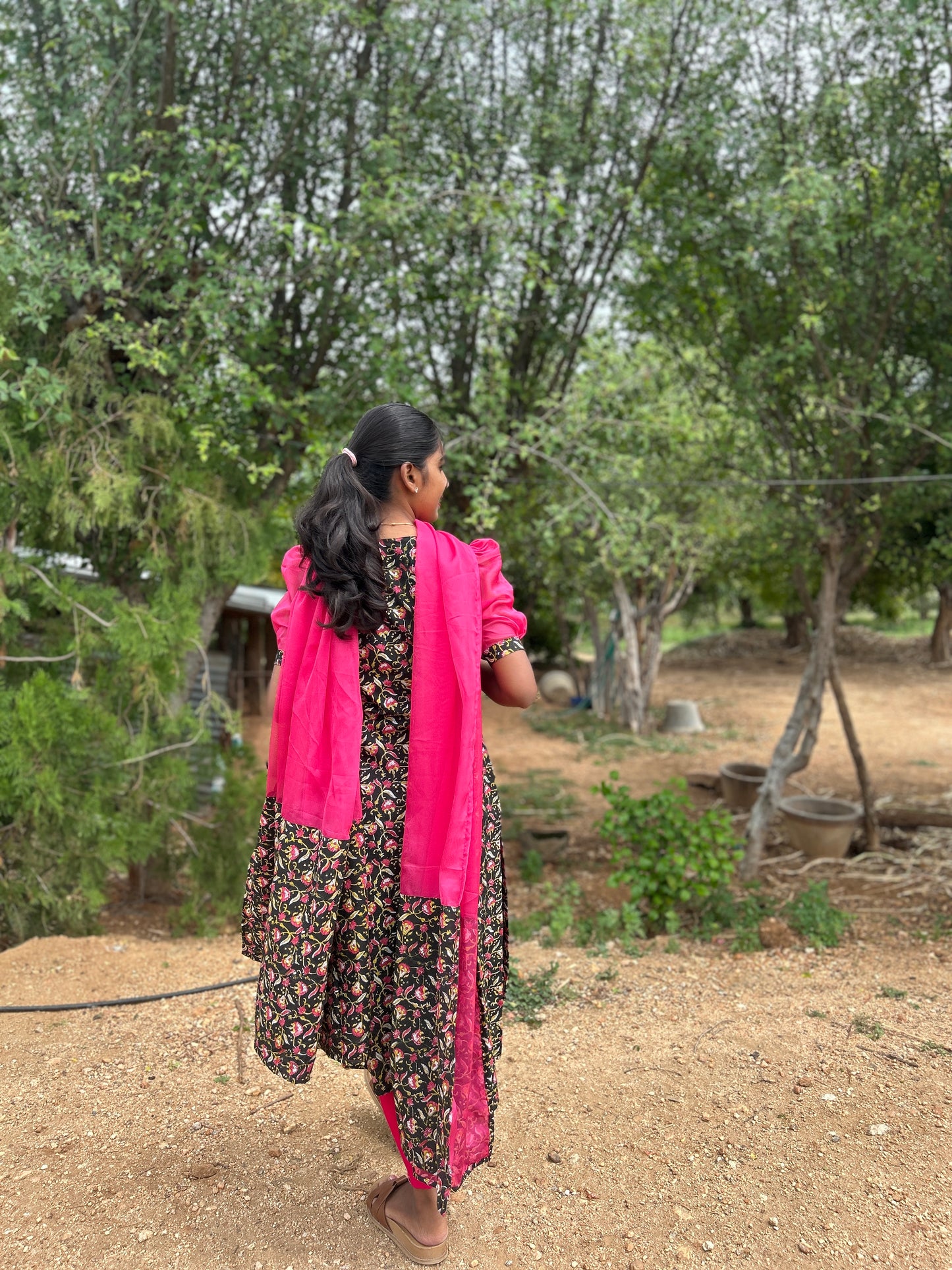 Juliet Rose Kurti