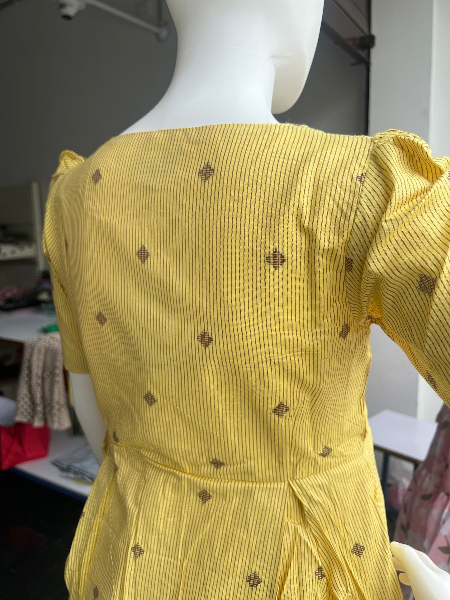 strip yellow