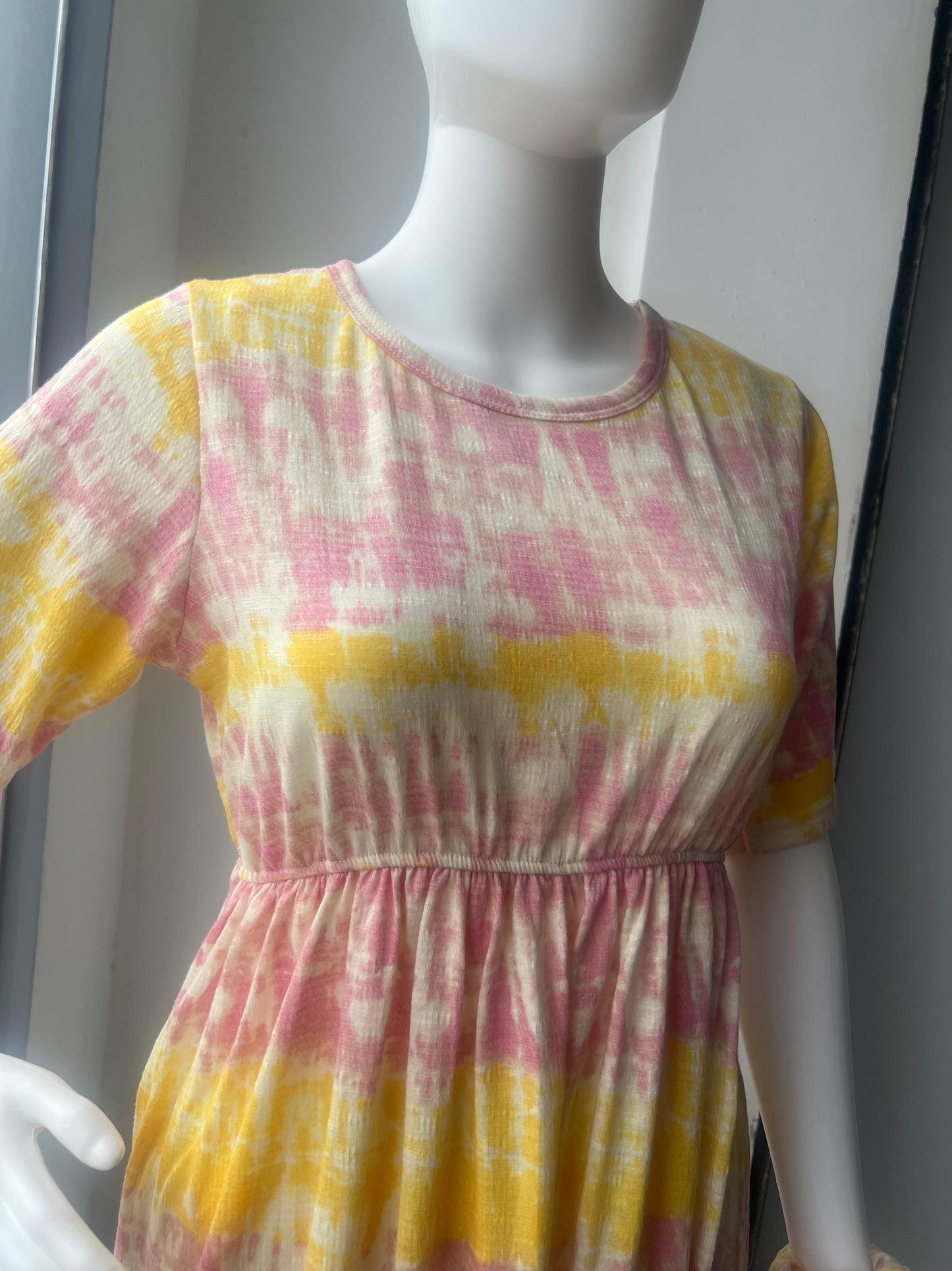 Dye yellow