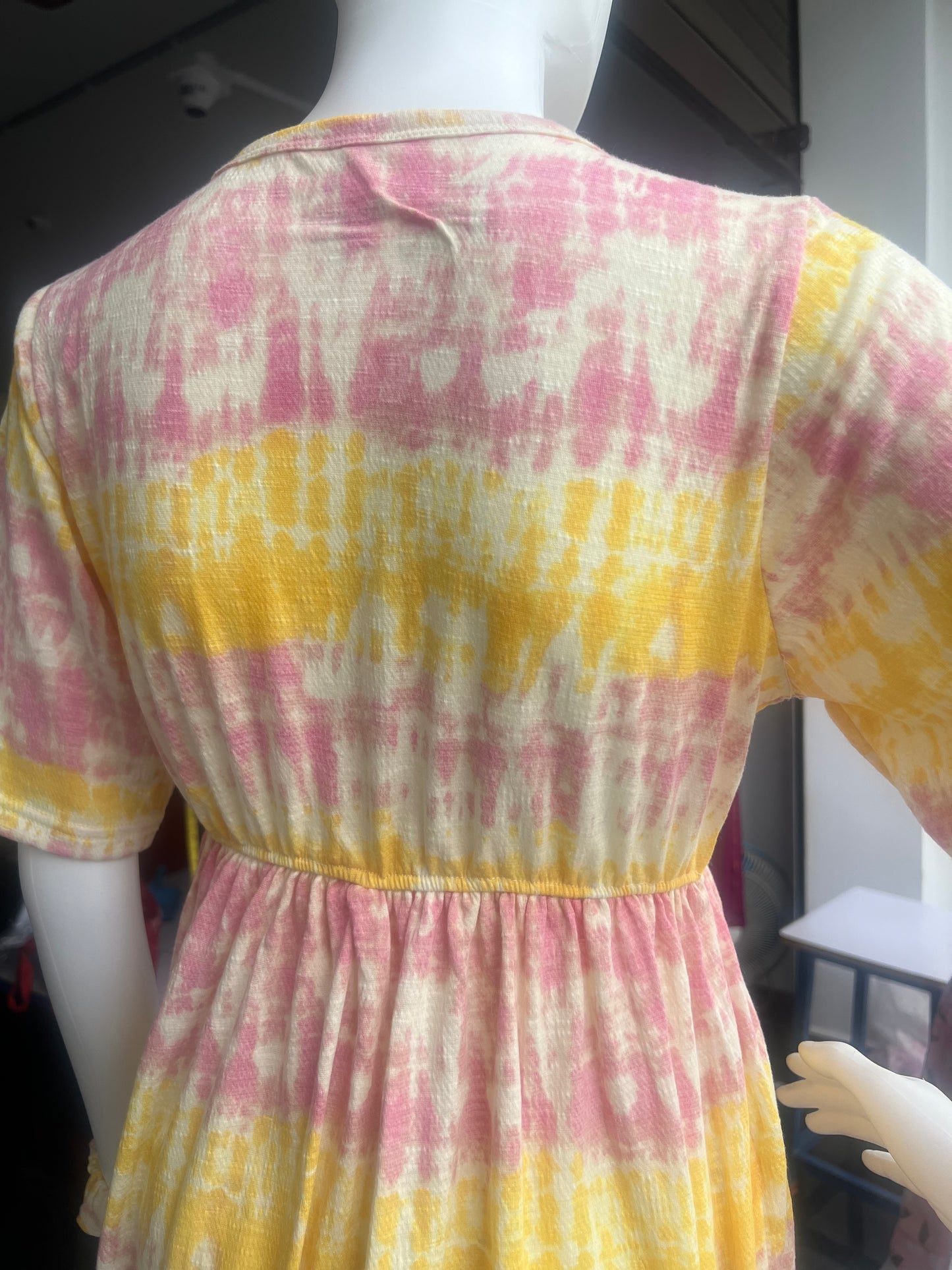 Dye yellow