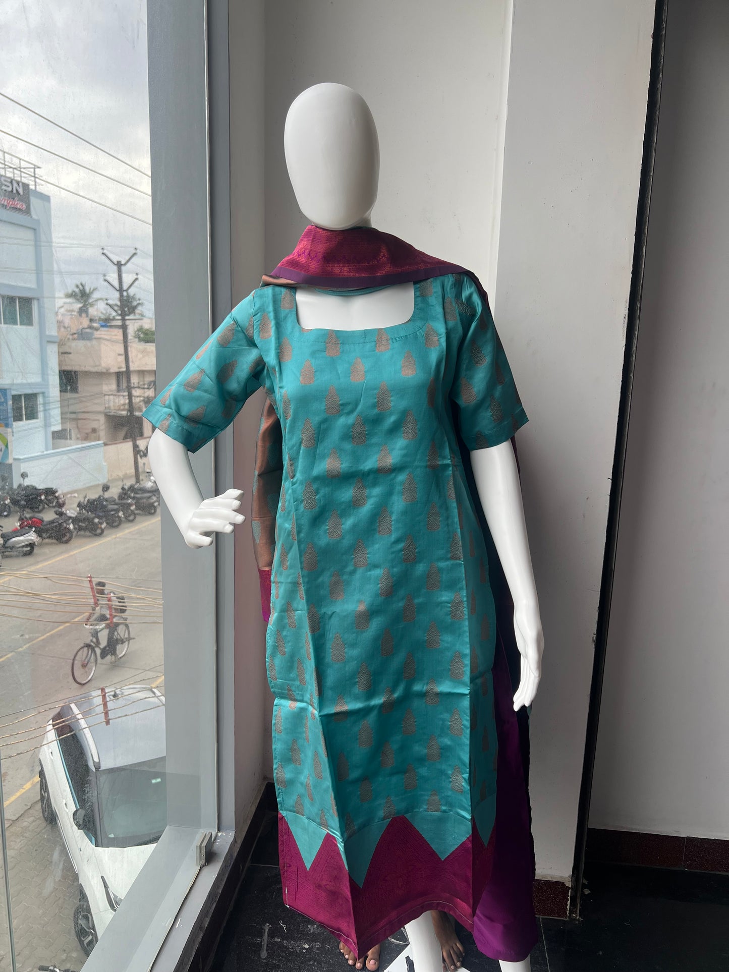 kurti 10