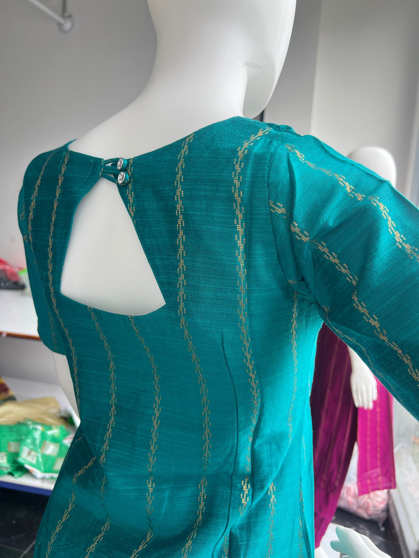 kurti 18