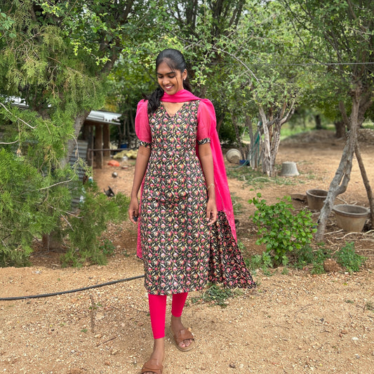 Juliet Rose Kurti