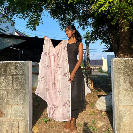 Poovin nizhal