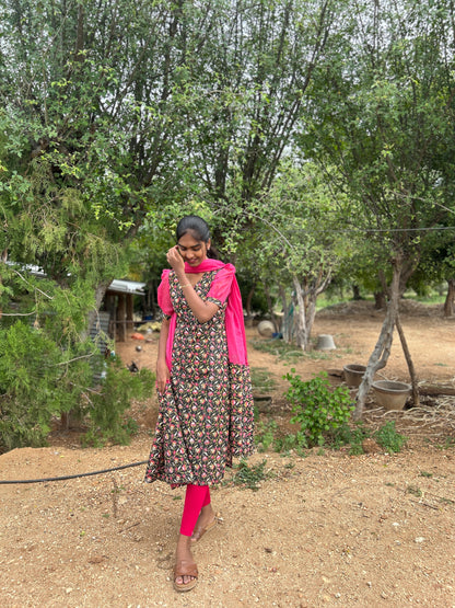 Juliet Rose Kurti