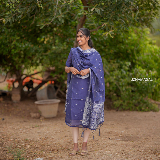 Neelavizhi Kurti Set
