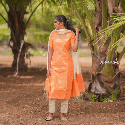 Miranda Kurti Set