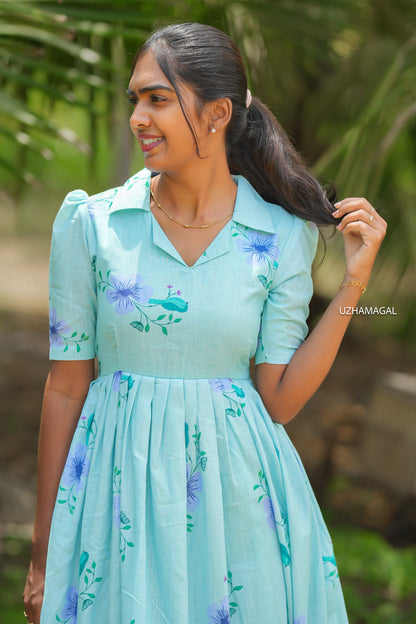Blooming parrot dress