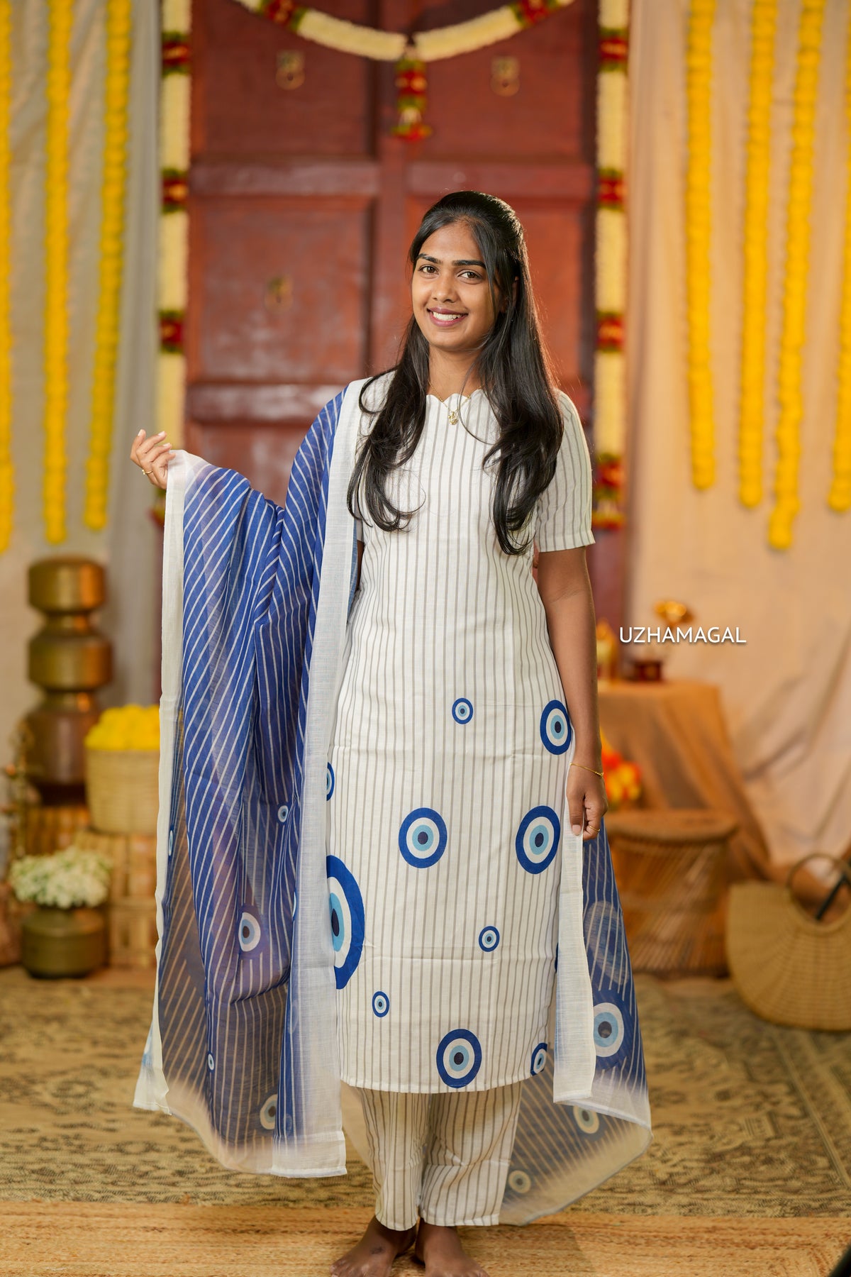 Neela Oviyam