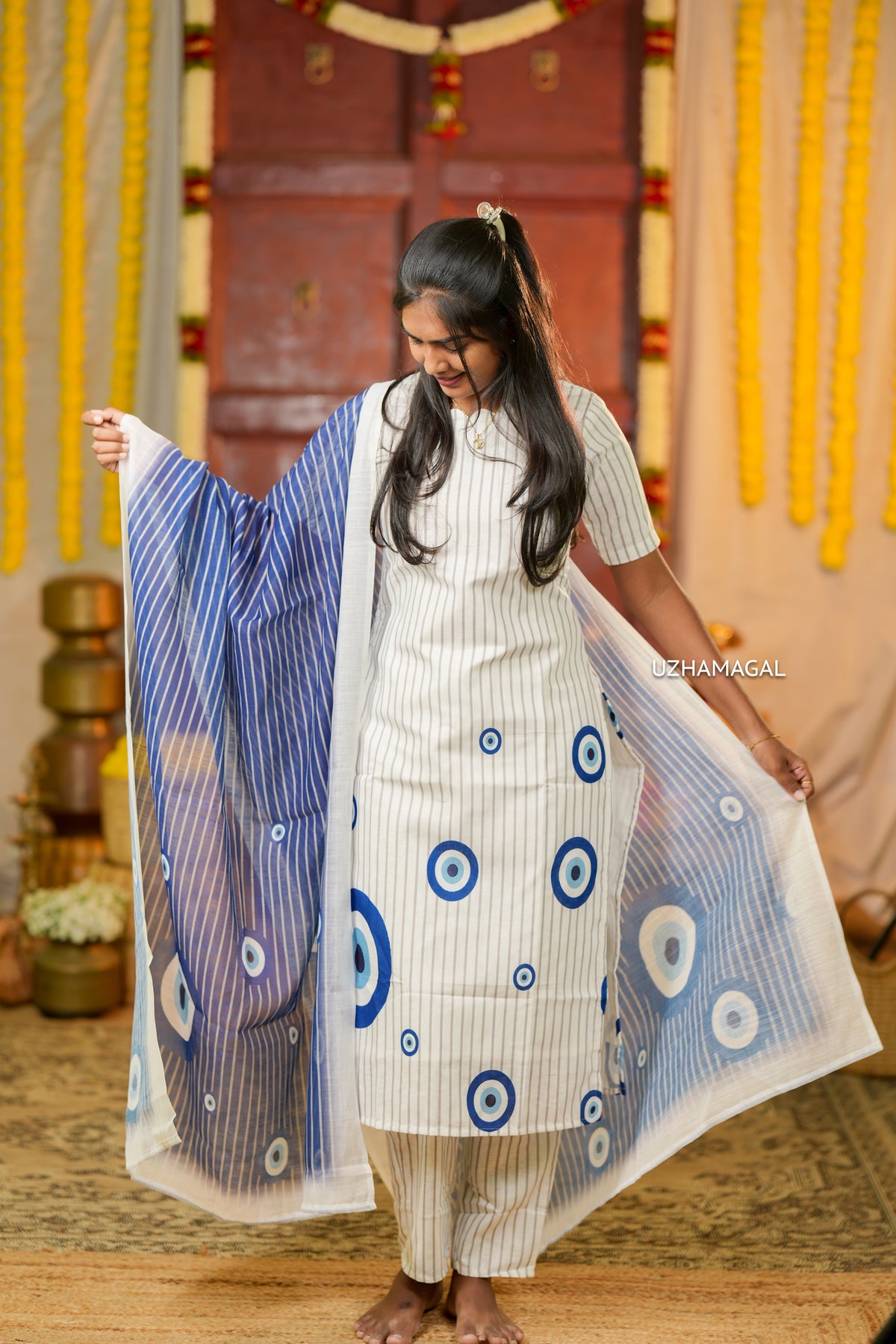 Neela Oviyam