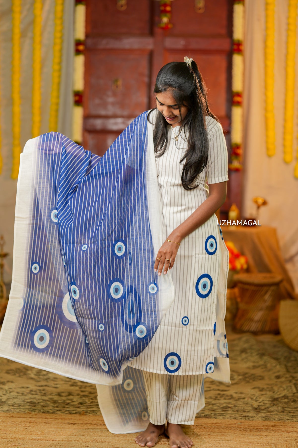 Neela Oviyam