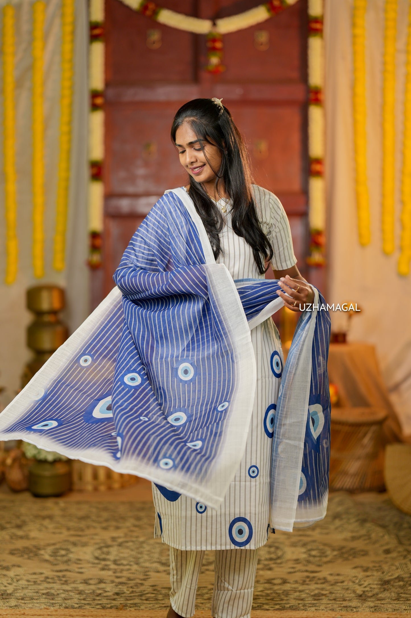 Neela Oviyam
