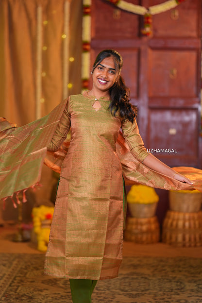 Arali Poo