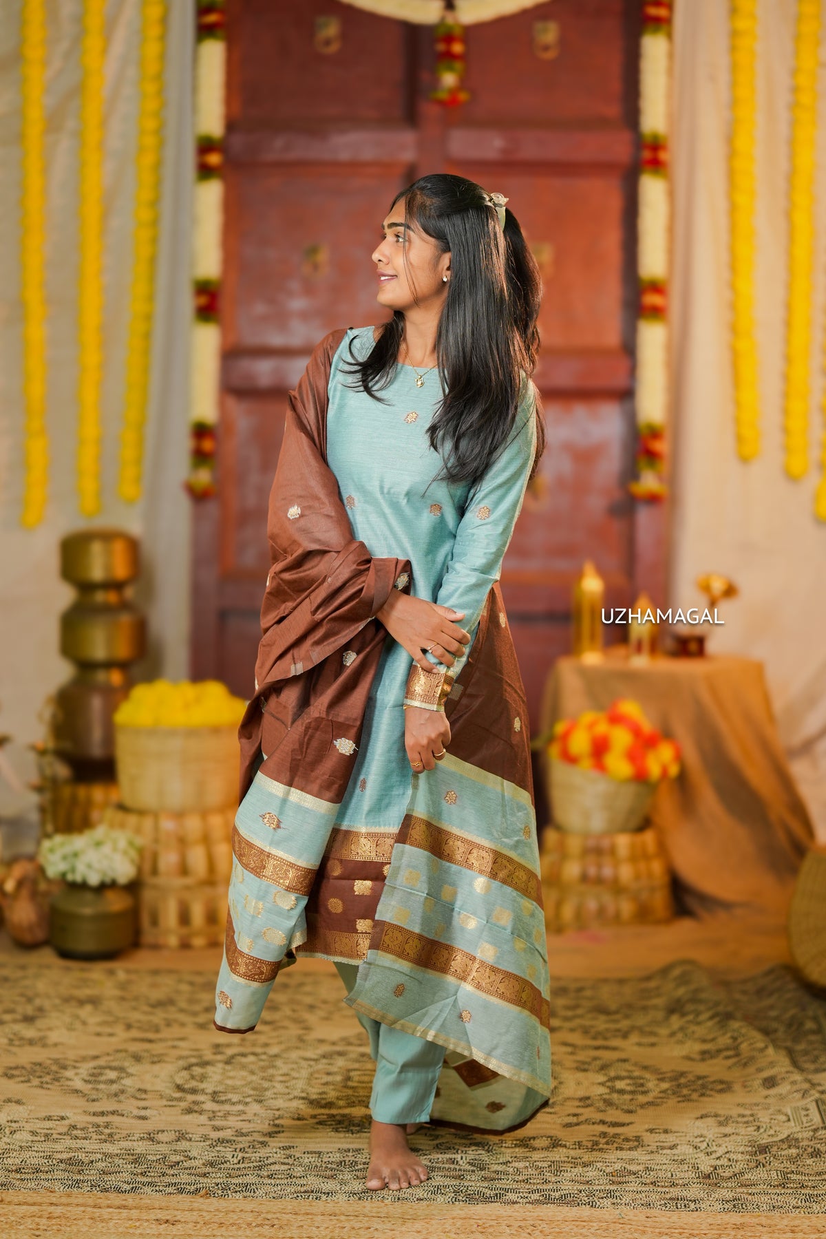 Neela Nira