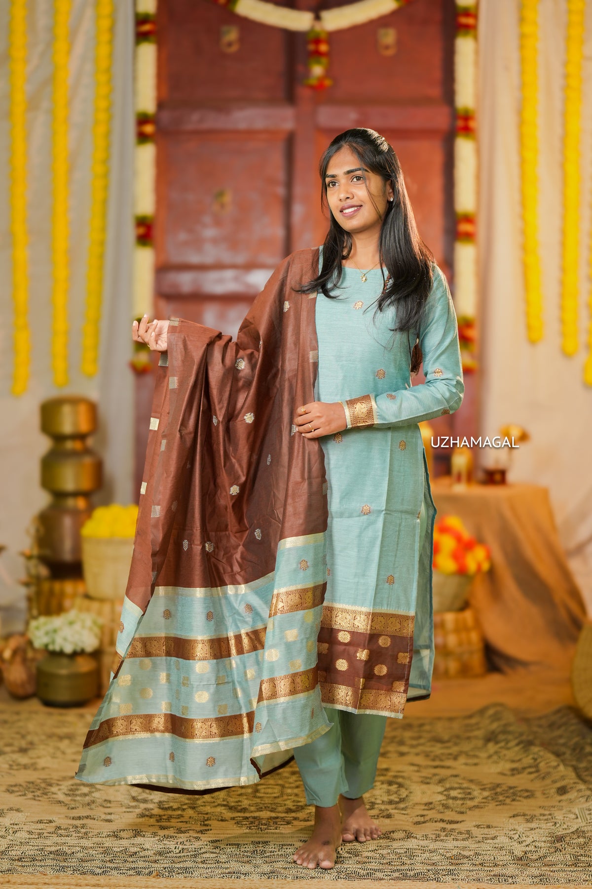 Neela Nira