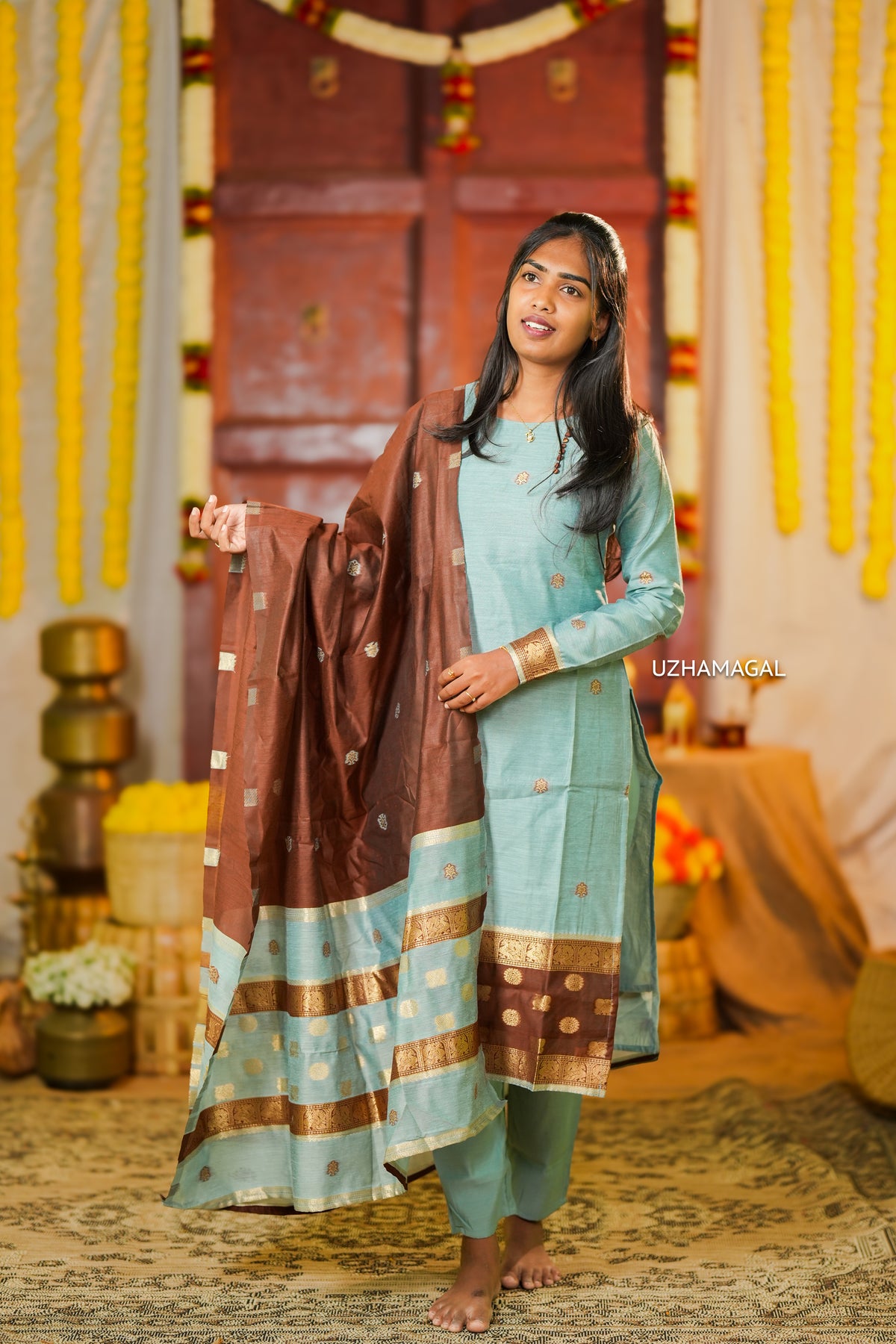 Neela Nira